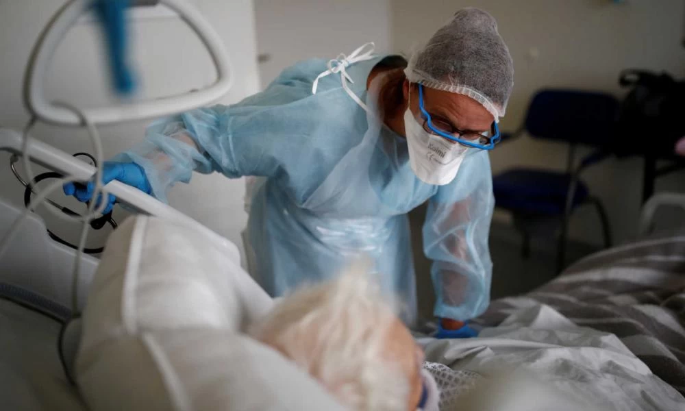 Κορονοϊός-Βρετανία: Χαμός στο Λονδίνο- Με επιλογή η εισαγωγή στις ΜΕΘ